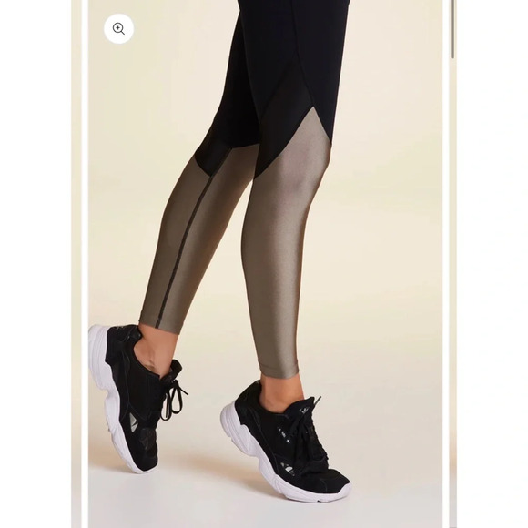 Alala Captain Ankle Tight Leggings in Black + Gold Dust Size Small - Picture 7 of 10